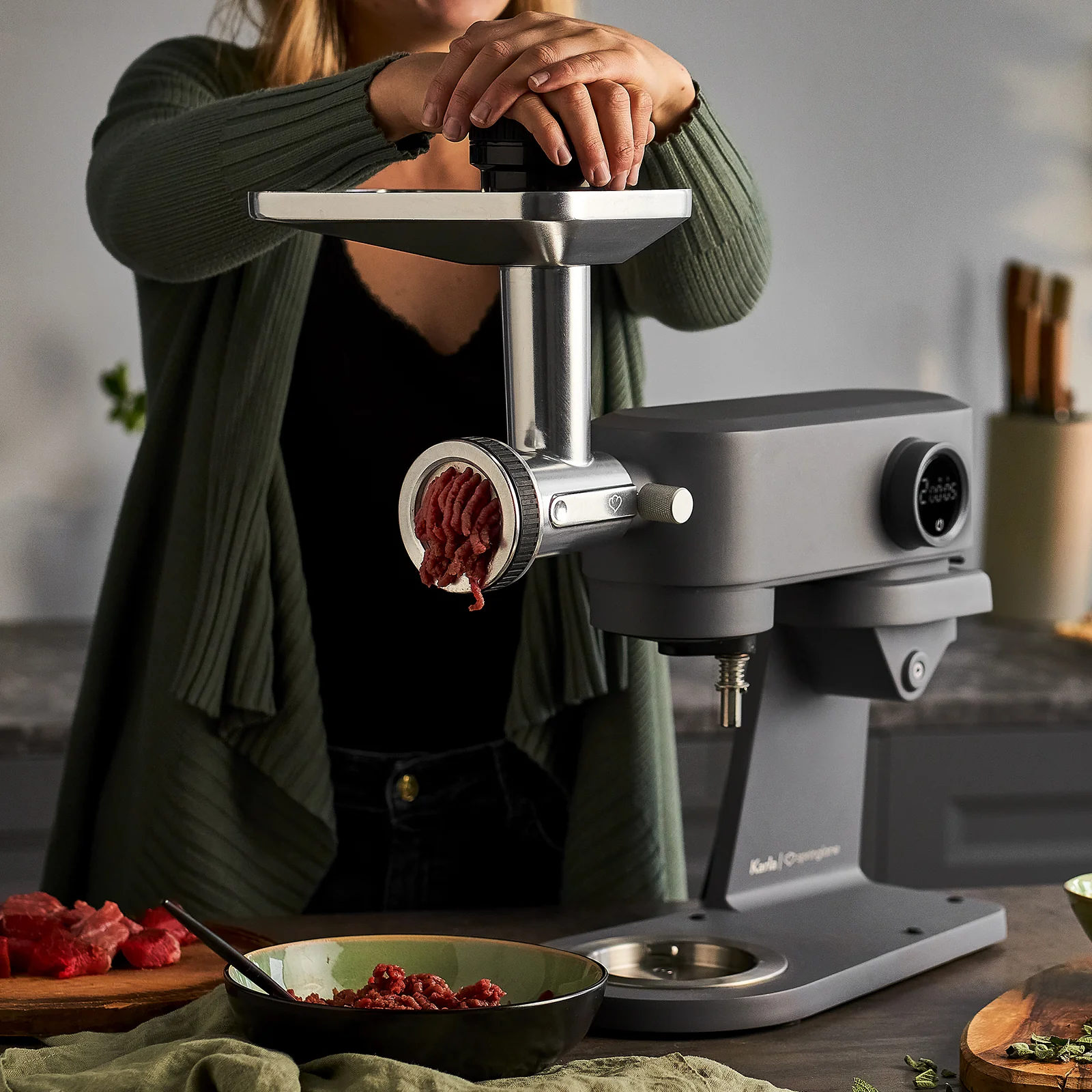 Küchenmaschine Karla Fleischwolfaufsatz inkl. 3 Lochscheiben, Wurst-, Kebbe-, Spritzgebäckvorsatz - Image 5